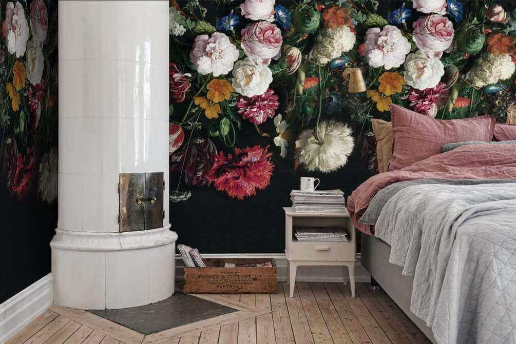 Dark bouquet pattern — interior 2