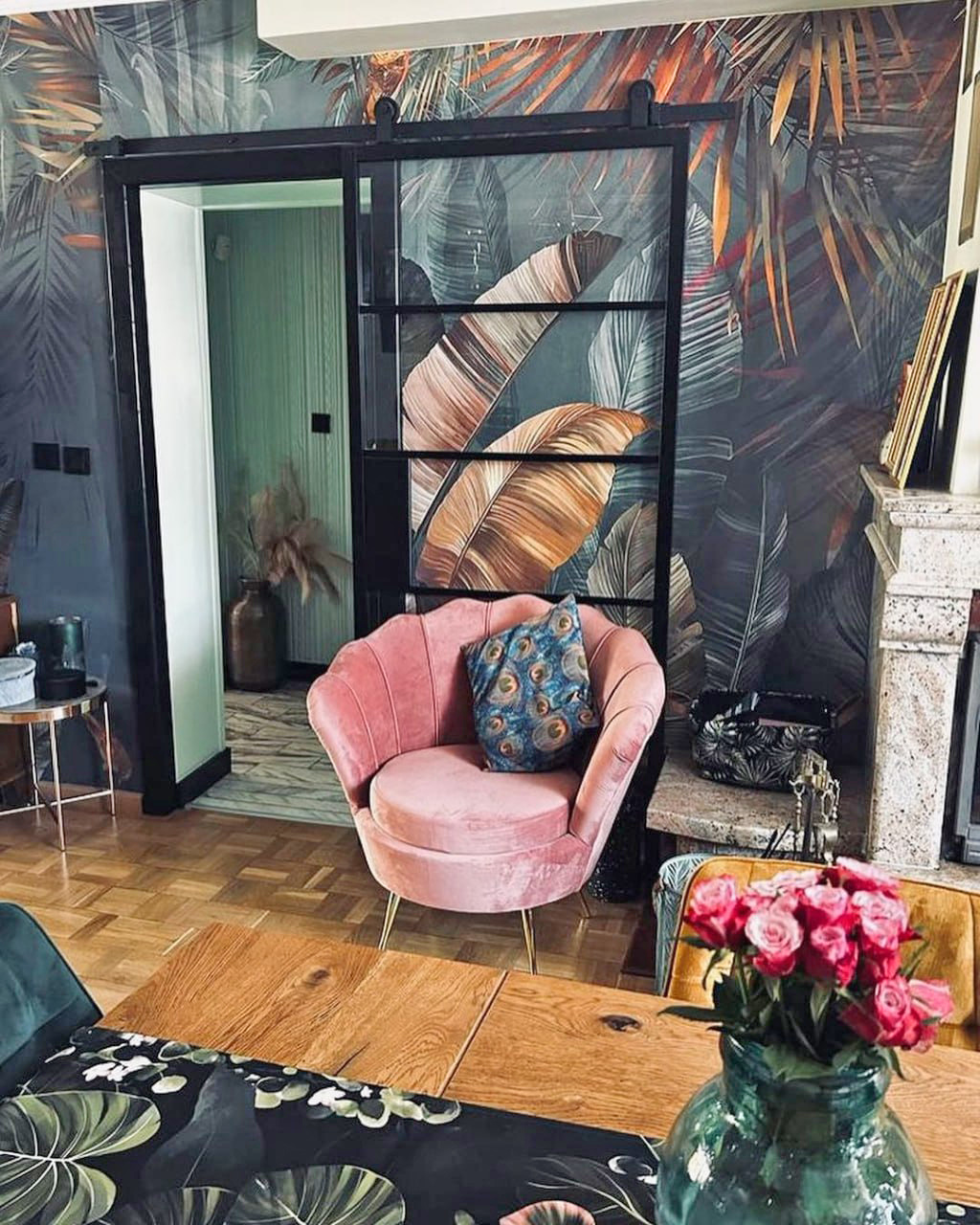Tropical leaves and birds — interior 3