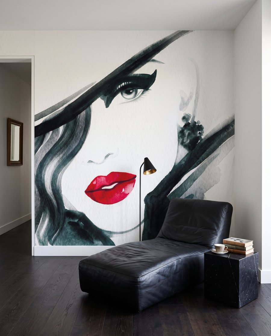 Red Lip Muse — interior 3