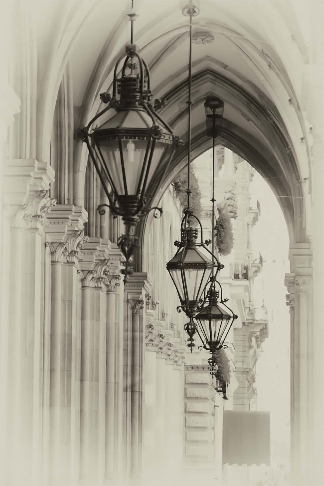 Lanterns under Gothic vaults — full design