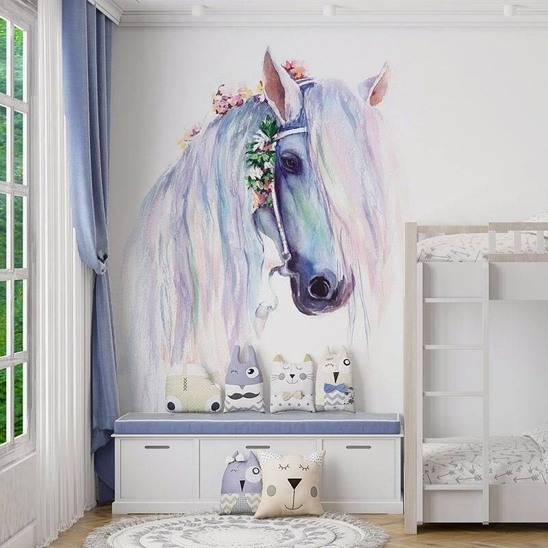 Horse with flower wreath — interior 1