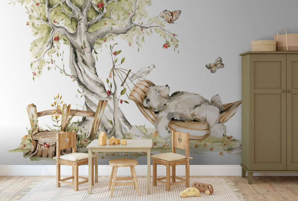 Woodland friends, old tree — interior 1