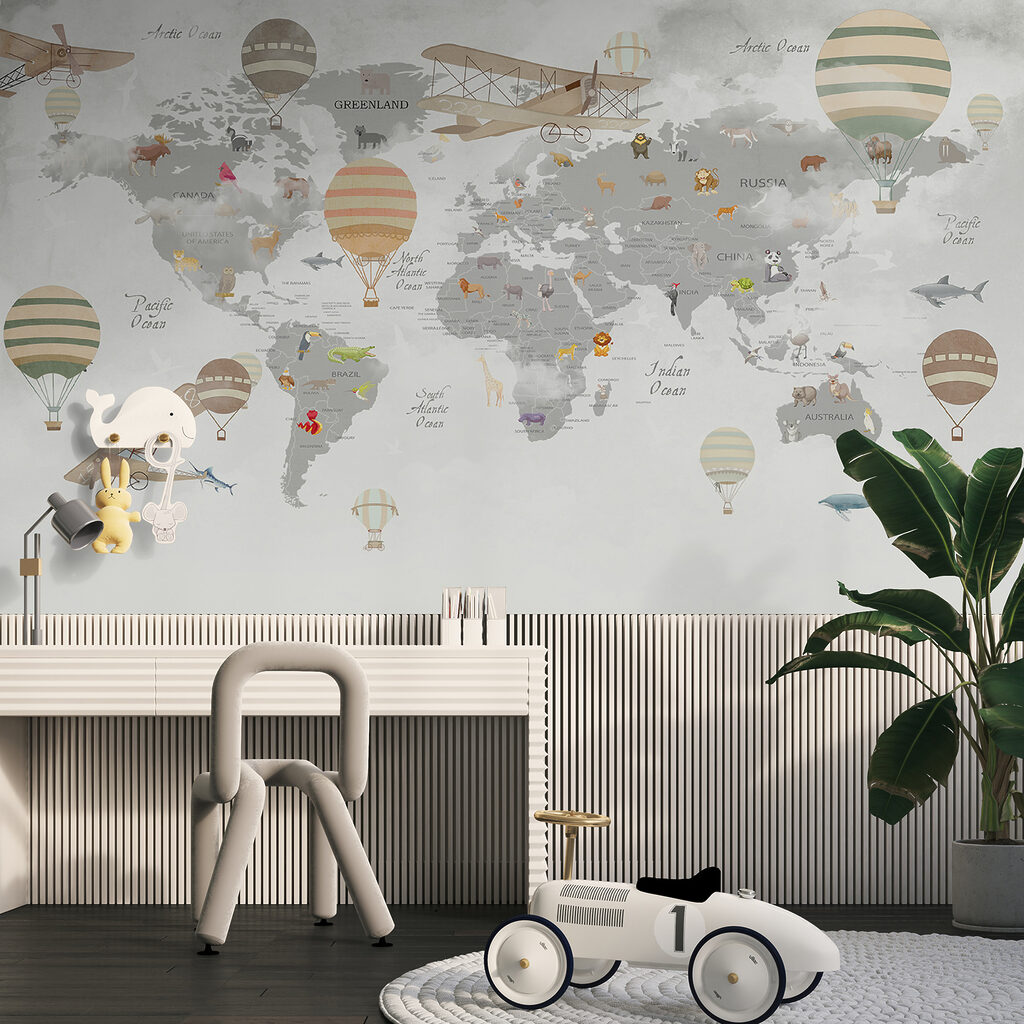 World map and balloons — interior 5
