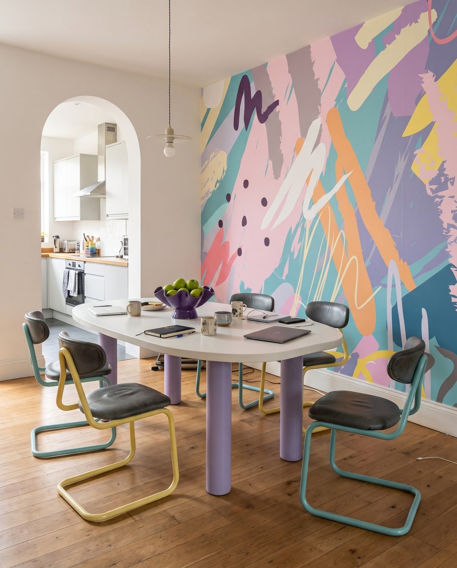 Colour Scribbles — interior 7