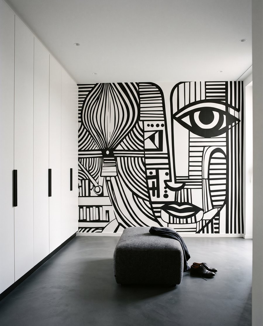 Face in Lines — interior 3