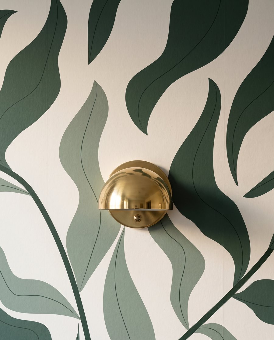 Wavy leaf branches — detail
