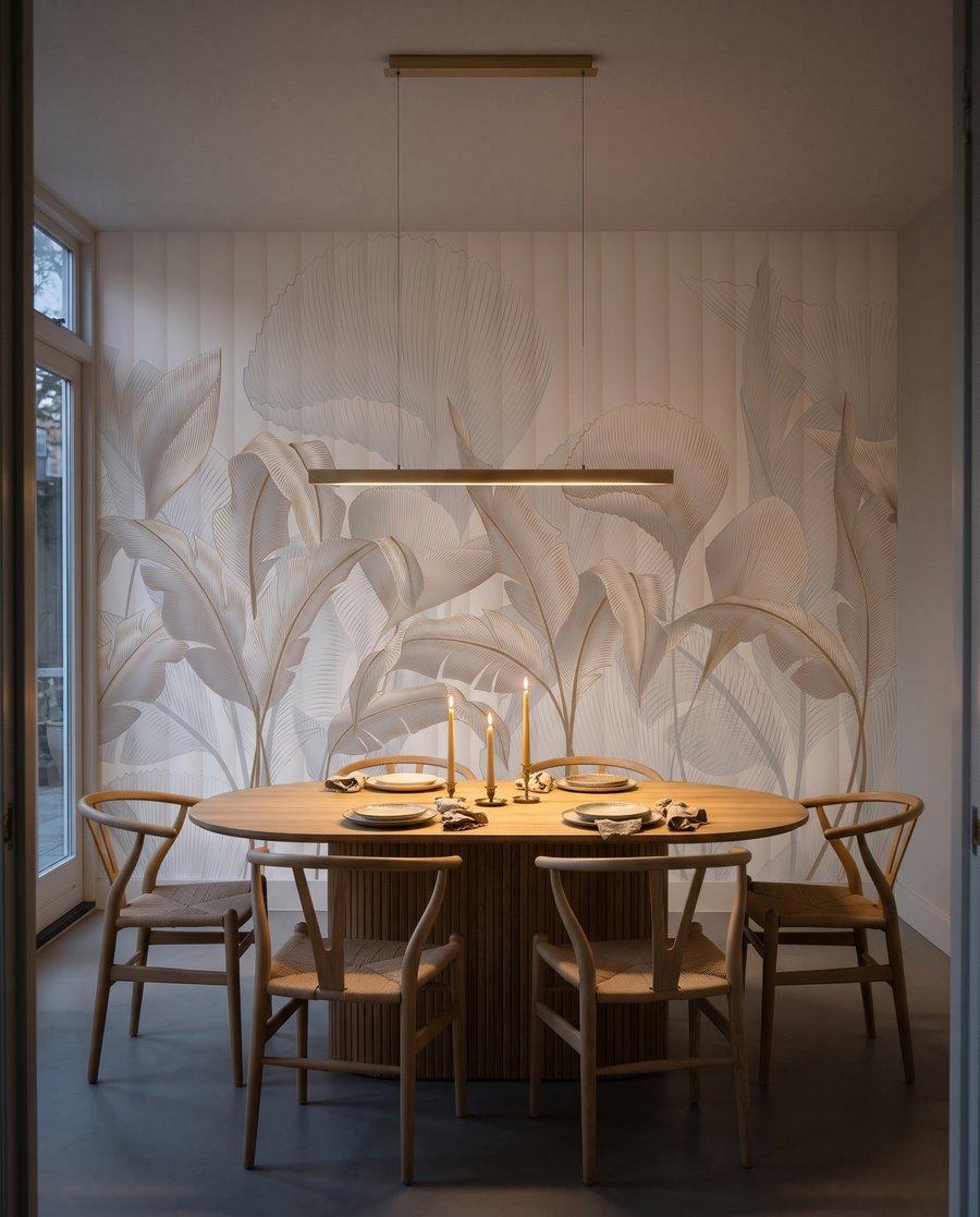 Lily Contours — interior 8