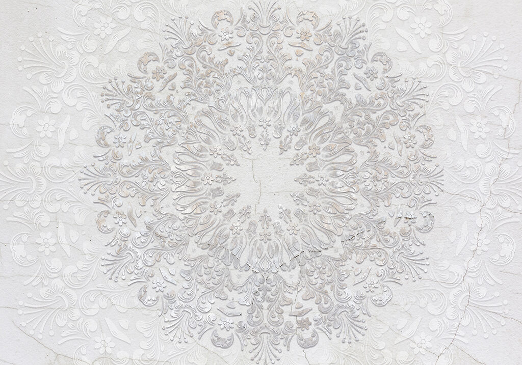 Round white ornament — full design