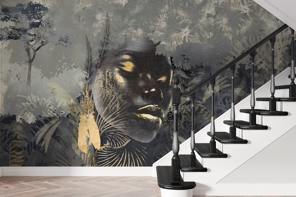 Face among jungle leaves — interior 1