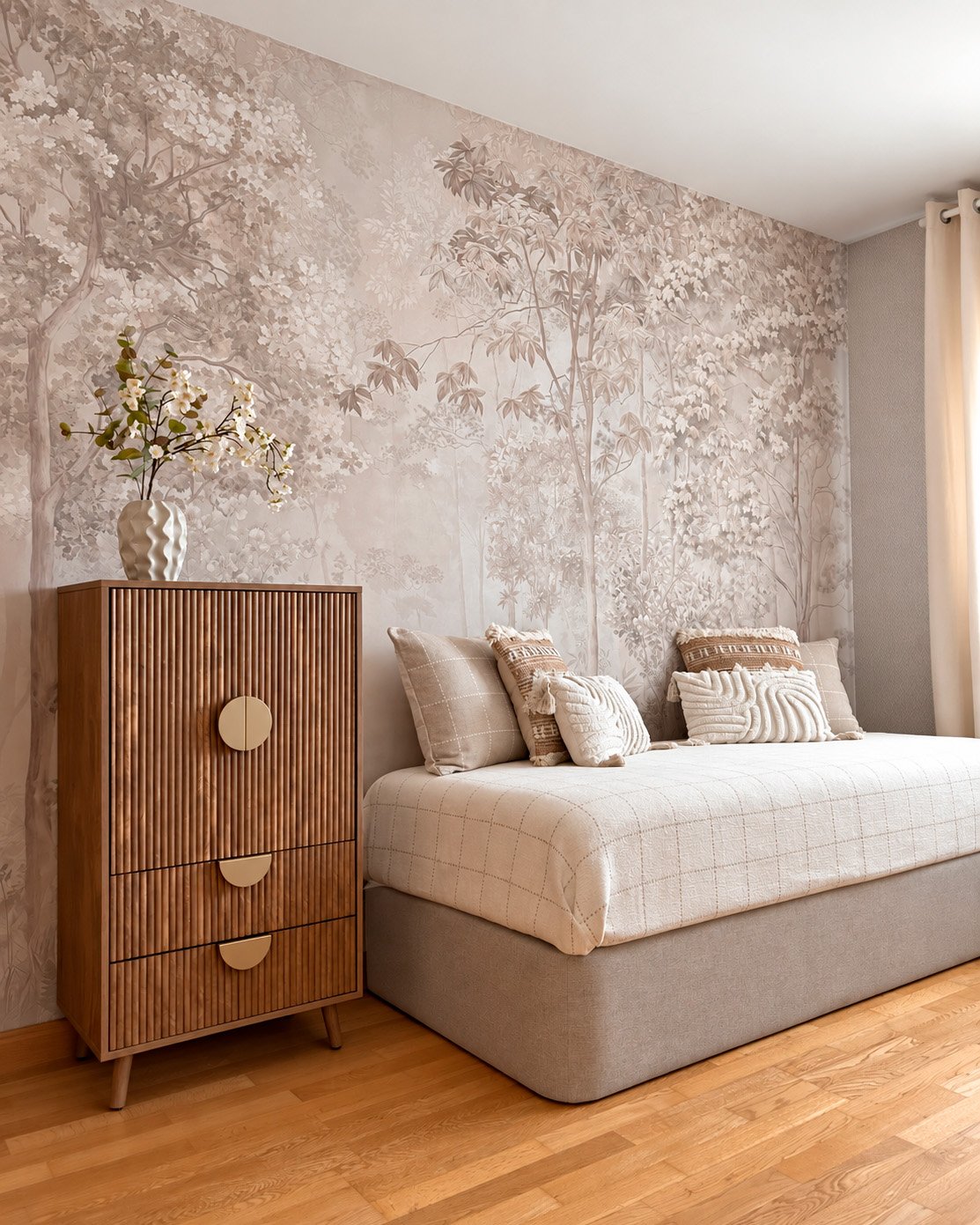 A customer’s room with a wall mural, photo 2 of 48