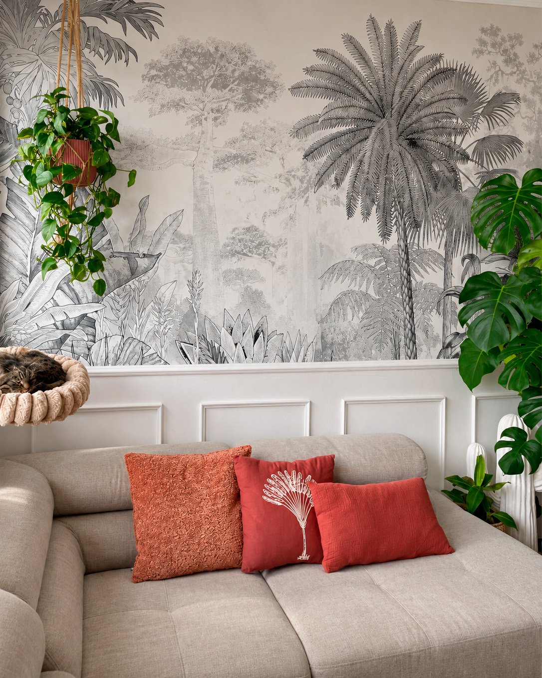A customer’s room with a wall mural, photo 12 of 48